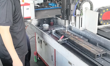 <b>氣溫下降數(shù)控打孔攻絲機如何維護？</b>